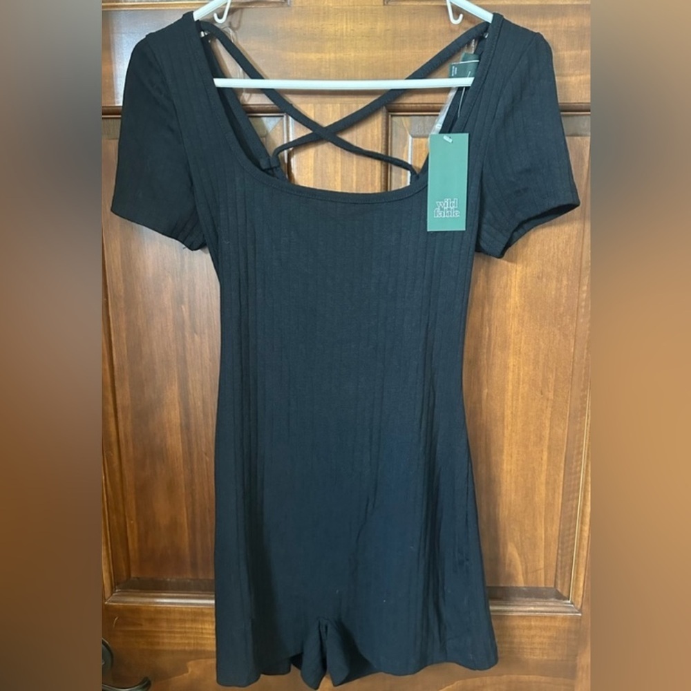 Wild Fable Black Ribbed Short Sleeve Romper Women’s M – Stretch Crisscross Back